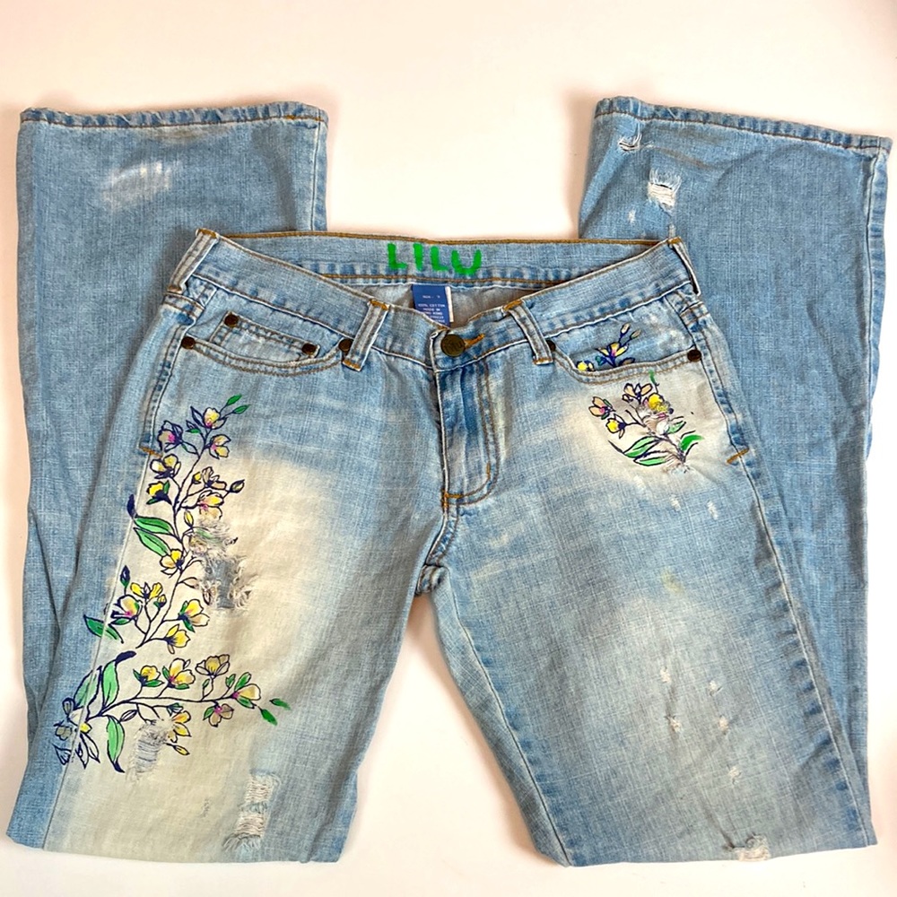 LILU 🌸 women’s jeans, size 3, distressed flower/bead boho look